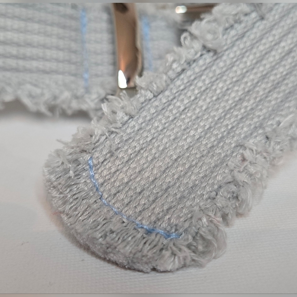 ๐ค NWOT Frayed Gray Belt with Silver Gromments and Buckle - Picture 3 of 4